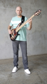 <h5>David with F Bass BN5</h5>
